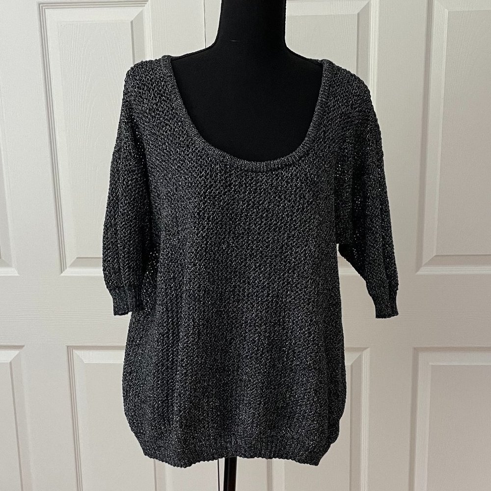 Torrid short sleeved knit top - size 2